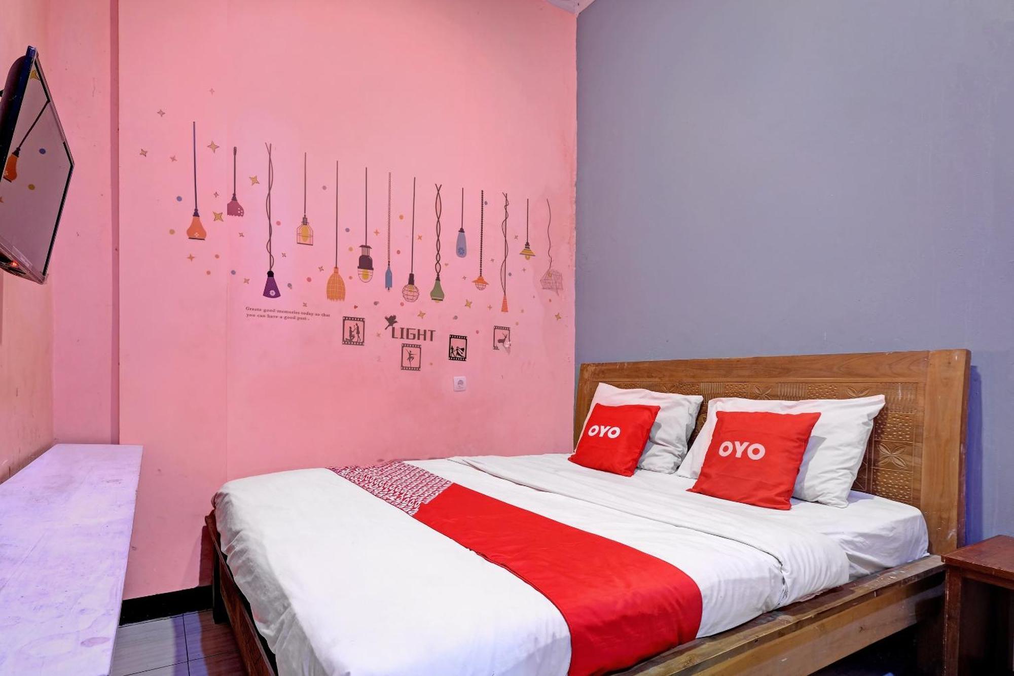 Oyo Life 92877 Hotel Rainbow 7296 Semarang Exteriör bild